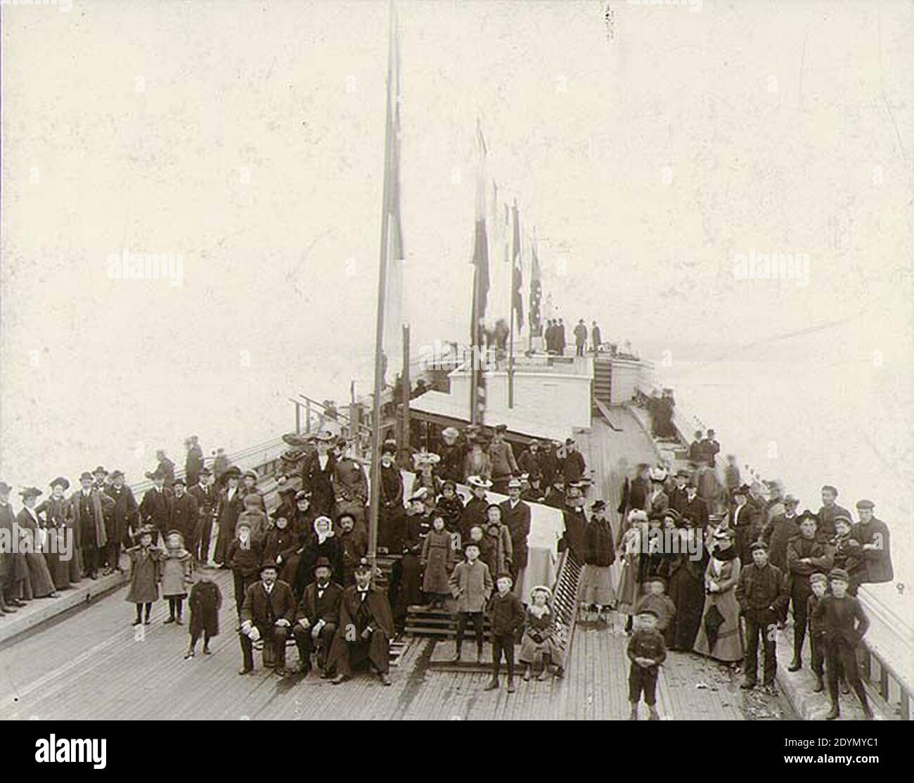 Lancement de la goélette à cinq mâts HK HALL au chantier naval Hall Brothers Port Blakely Washington 1901 (HESTER 20). Banque D'Images