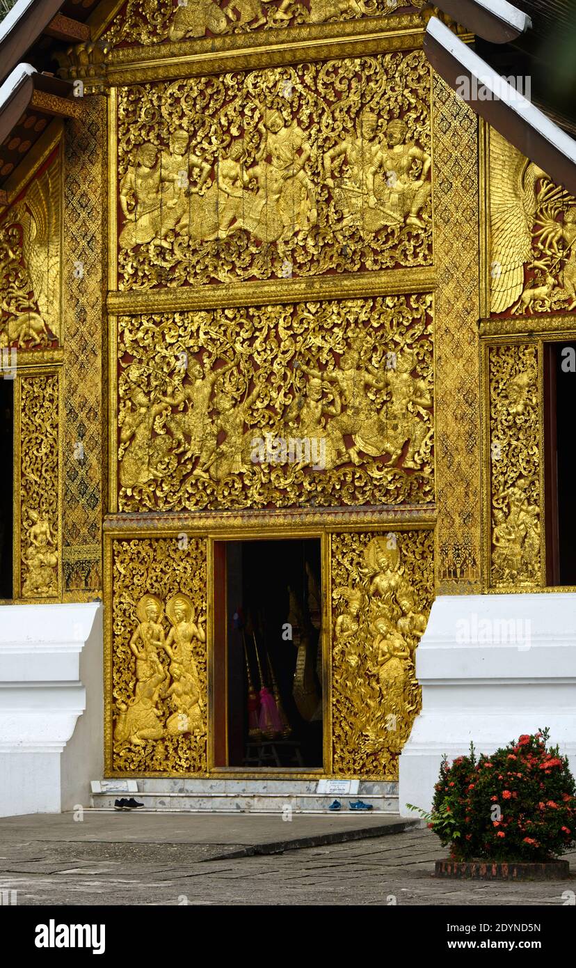 Entrée au Royal Funerary Carriage House, Temple Wat Xieng Thong, Luang Prabang, Laos Banque D'Images