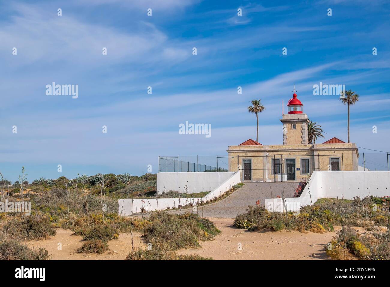 Phare de Cape Ponta da Piedade, Lagos, Algarve, Portugal Banque D'Images