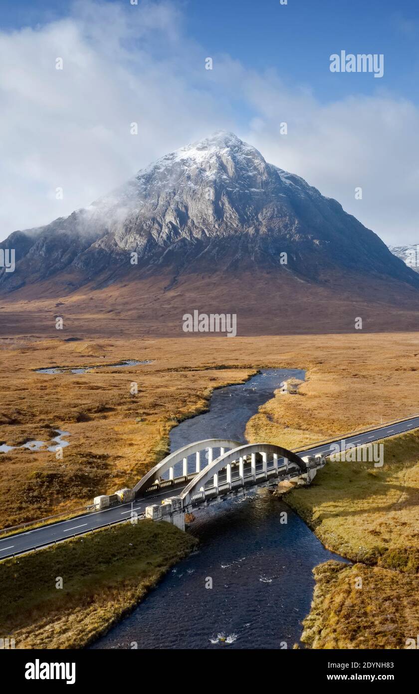 Buachaville Etive Mor aérien pendant l'automne vue de la route A82 et pont Banque D'Images