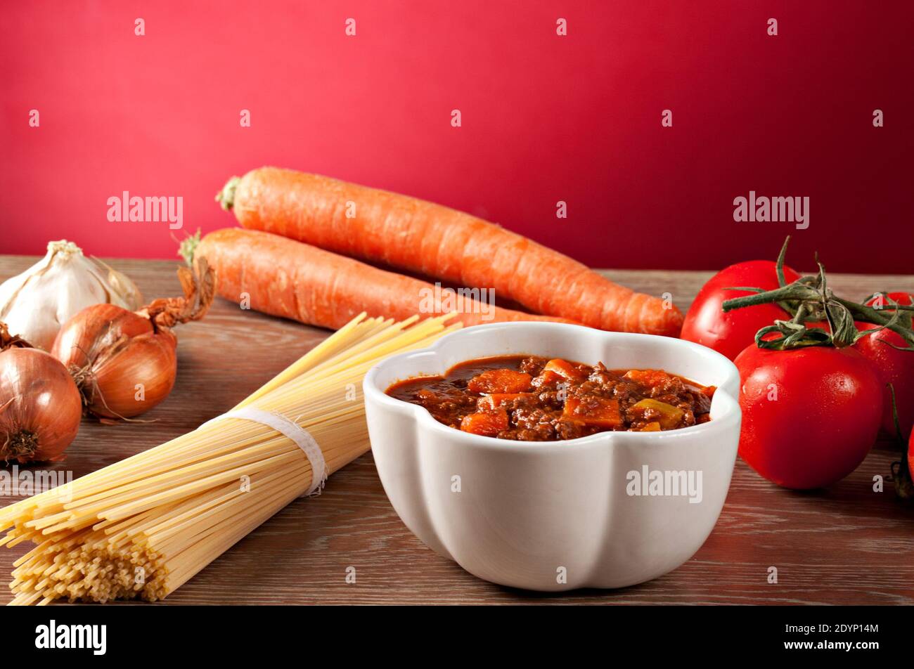 Sauce à la viande rustique bolognaise. Cuisine italienne typique. Banque D'Images