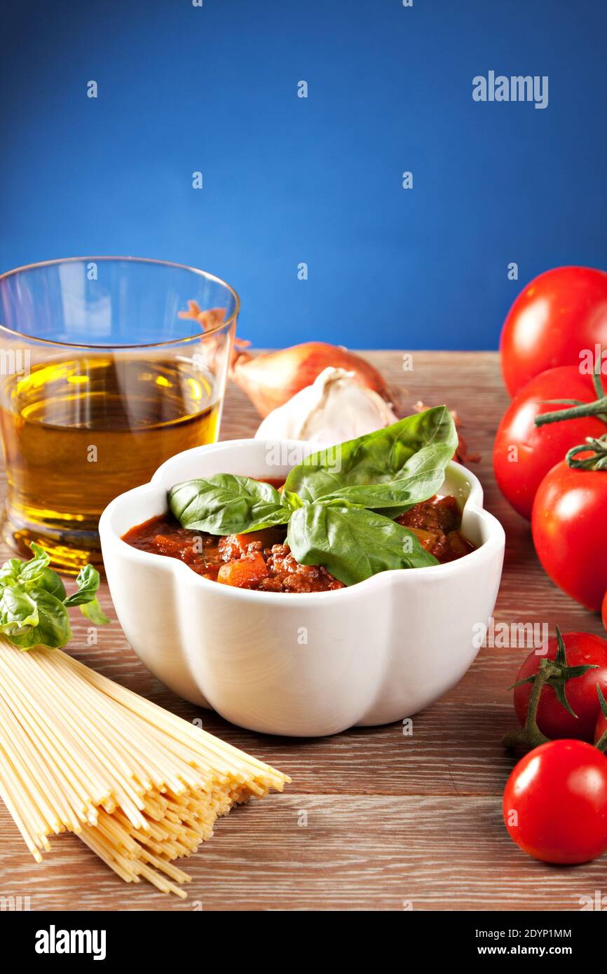 Sauce à la viande rustique bolognaise. Cuisine italienne typique. Banque D'Images