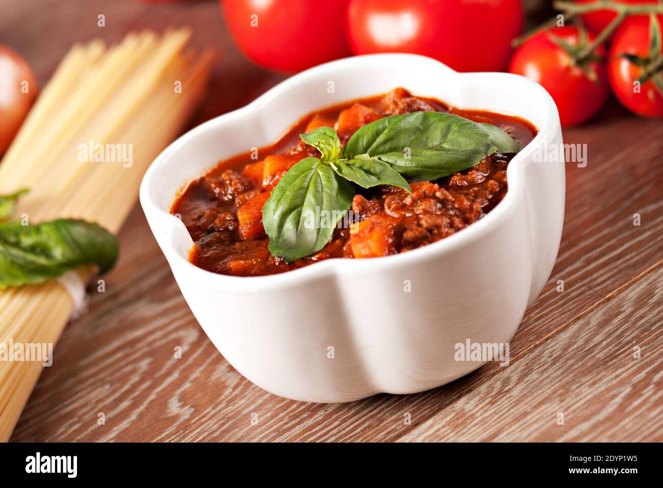 Sauce à la viande rustique bolognaise. Cuisine italienne typique. Banque D'Images