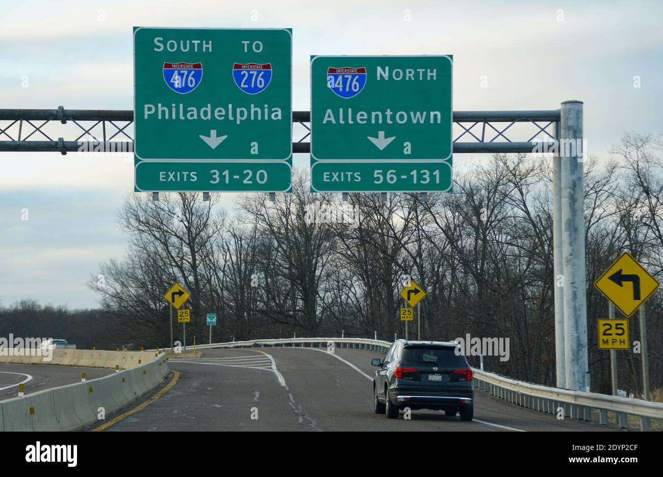Pennsburg, Pennsylvanie, États-Unis - trafic sur l'Interstate 476 North et South Split et l'Interstate 276 vers Philadelphie et Allentown Banque D'Images
