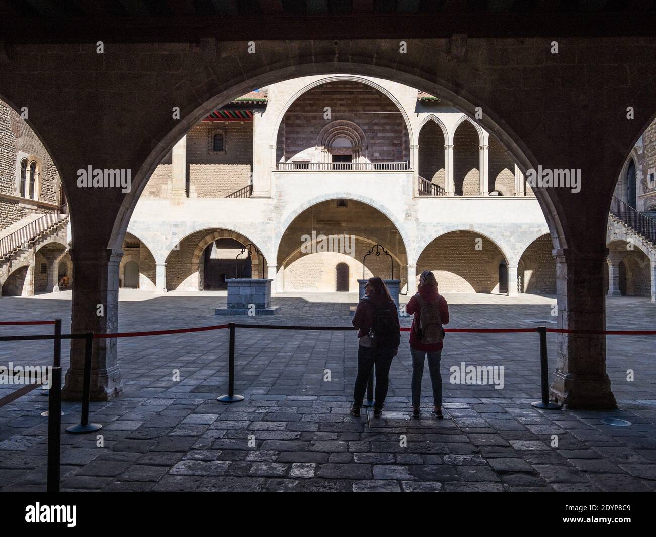 Perpignan est la préfecture du département des Pyrénées-Orientales dans le sud-ouest de la France, dans la plaine du Roussillon, au pied des Pyrénées. Banque D'Images