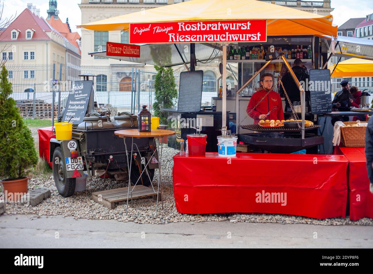 Les saucisses stall à Dresde, Saxe, Allemagne Banque D'Images