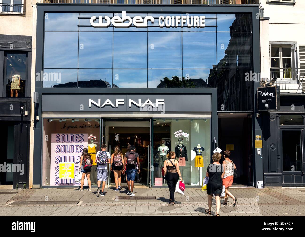 UN MAGASIN NAF NAF. Il s agit d une marque de mode pour femmes avec un concept de magasin unique qui represente une experience feminine intime surprenante et elegante de la marque Photo Stock
