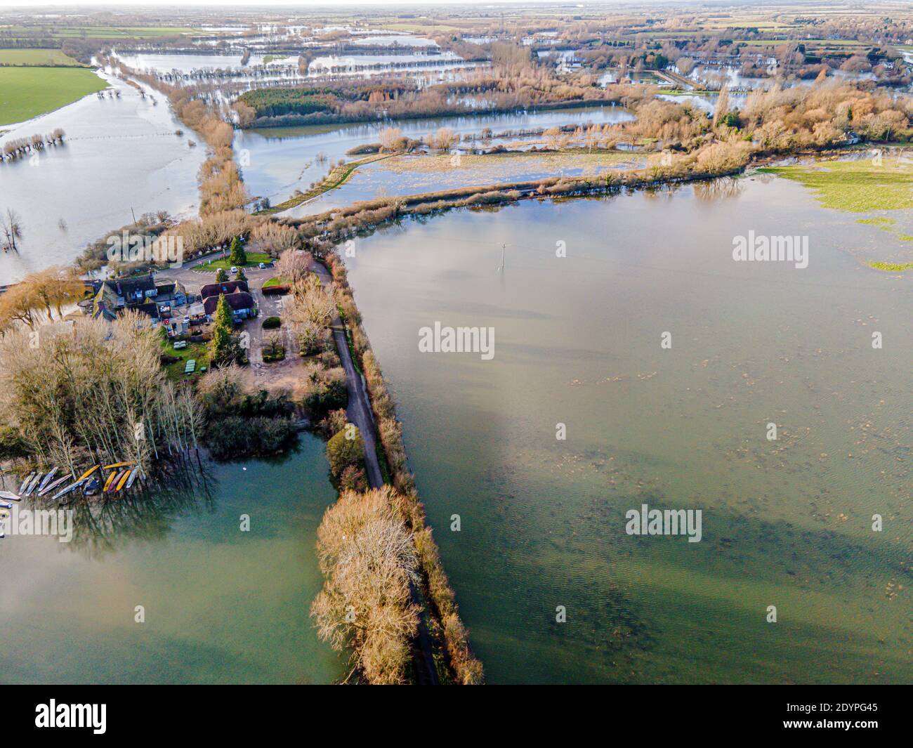 La Tamise brise ses berges 28/12/2020 Banque D'Images