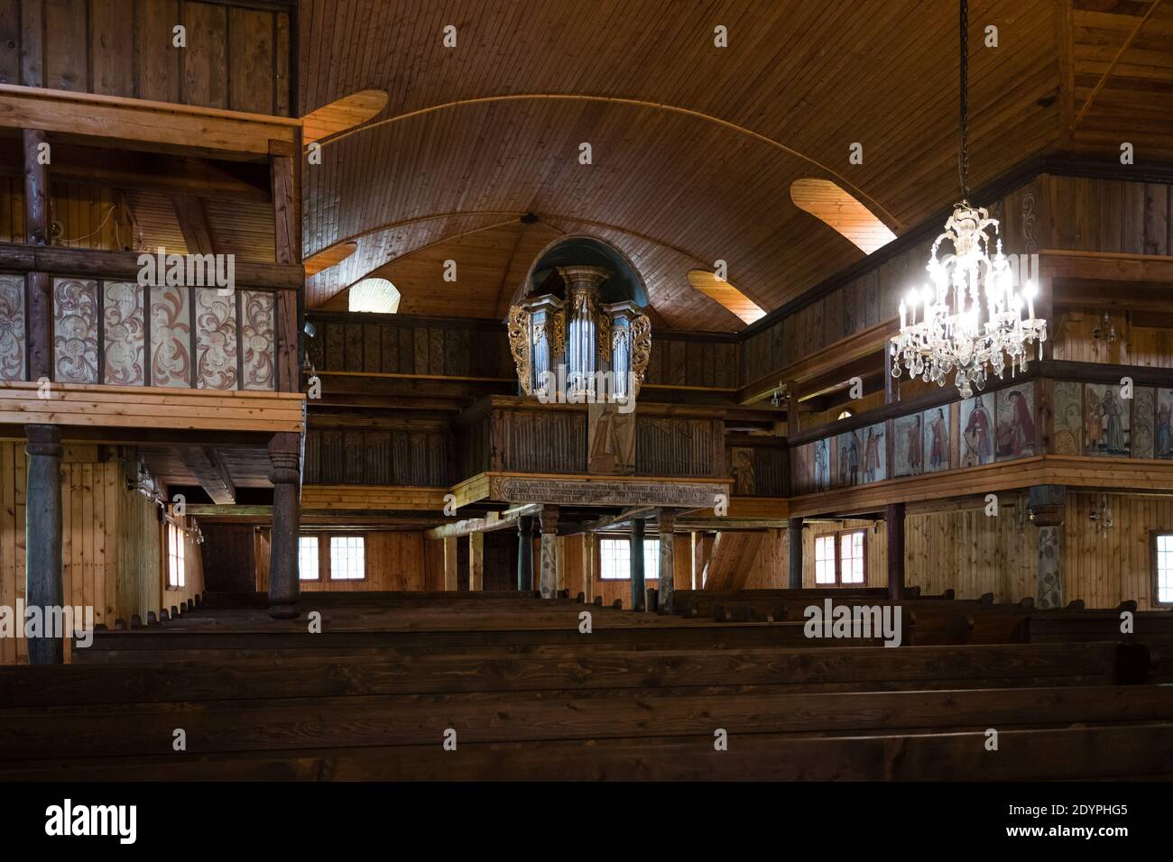SVATY KRIZ, SLOVAQUIE - JUL 15, 2020: Intérieur de l'église évangélique articulaire en bois de Svaty Kriz - l'un des plus grands bâtiments en bois du centre de l'est Banque D'Images