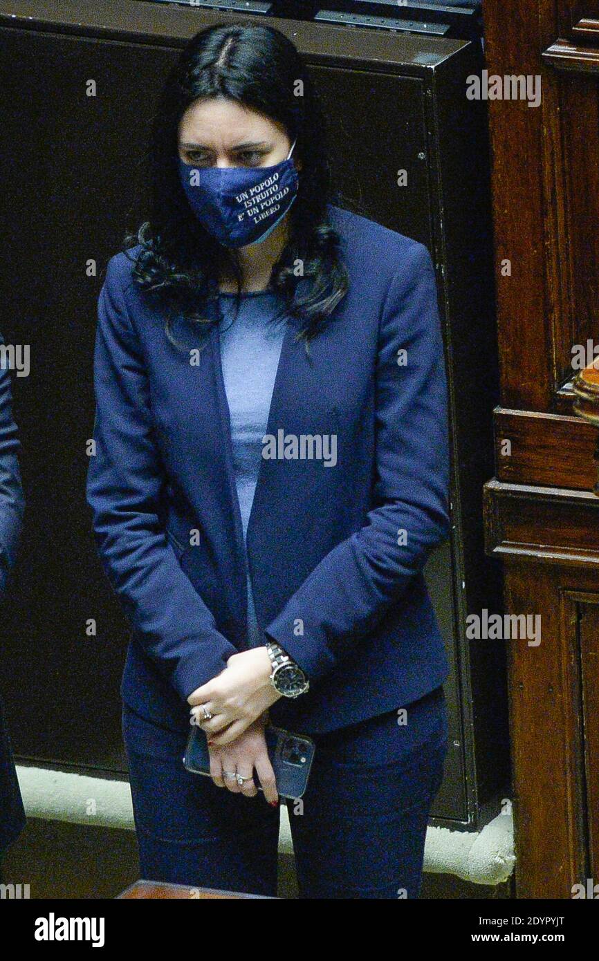 Rome, Italie. 27 décembre 2020. Discussion et vote final de la Chambre des députés sur la loi budgétaire dans la photo Lucia Azzolina usage éditorial seulement crédit: Agence de photo indépendante/Alamy Live News Banque D'Images