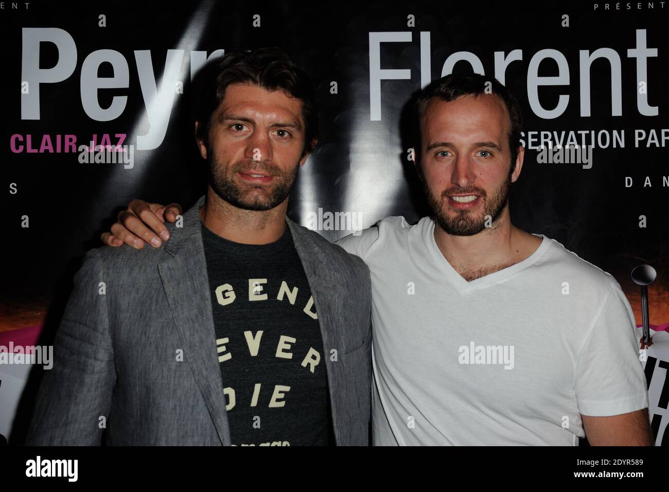 Raphael Poulain et Pierre Rabadan assistent au spectacle Florent Peyre à la Cigale à Paris, France, le 4 juillet 2013. Photo d'Alban Wyters/ABACAPRESS.COM Banque D'Images