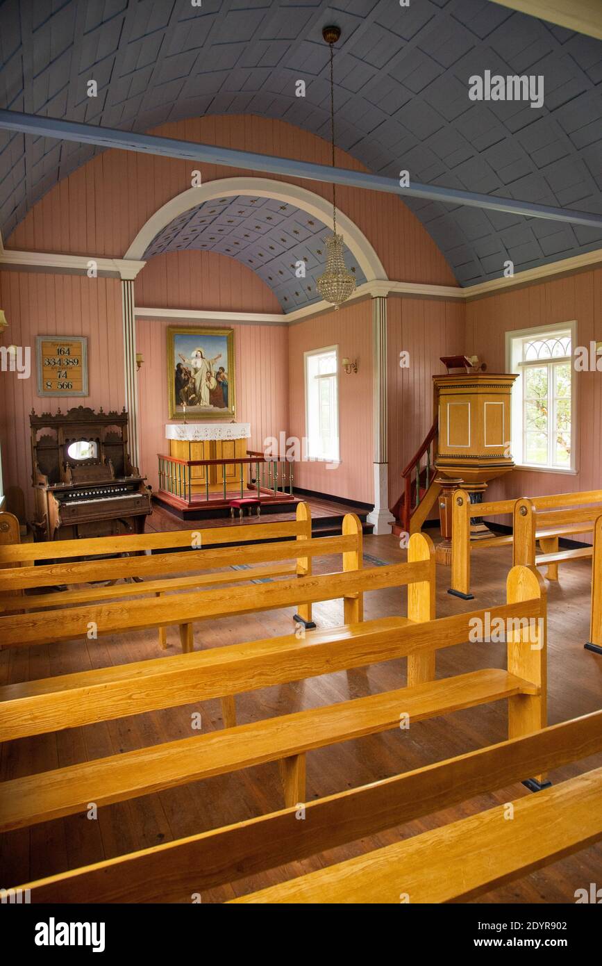 Intérieur des églises typiques en bois au petit village Snorraulag on Islande Banque D'Images