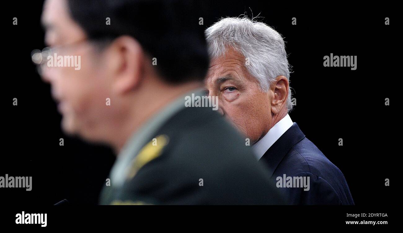 Le secrétaire AMÉRICAIN à la Défense, Chuck Hagel (R), s'est entretenu avec le ministre chinois de la Défense nationale, le général Chang Wanquan, lors d'une conférence de presse au Pentagone le 19 août 2013 à Arlington, en Virginie. Photo par Olivier Douliery/ABACAPRESS.COM Banque D'Images