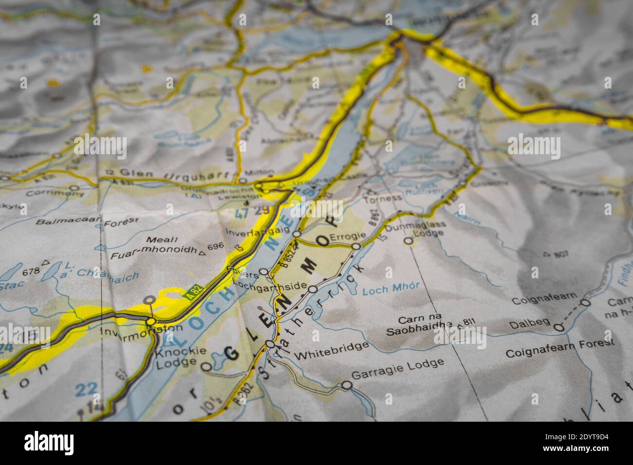 Détail d'une carte routière de l'écosse marquée d'un texte Zone de marquage Loch Ness Banque D'Images