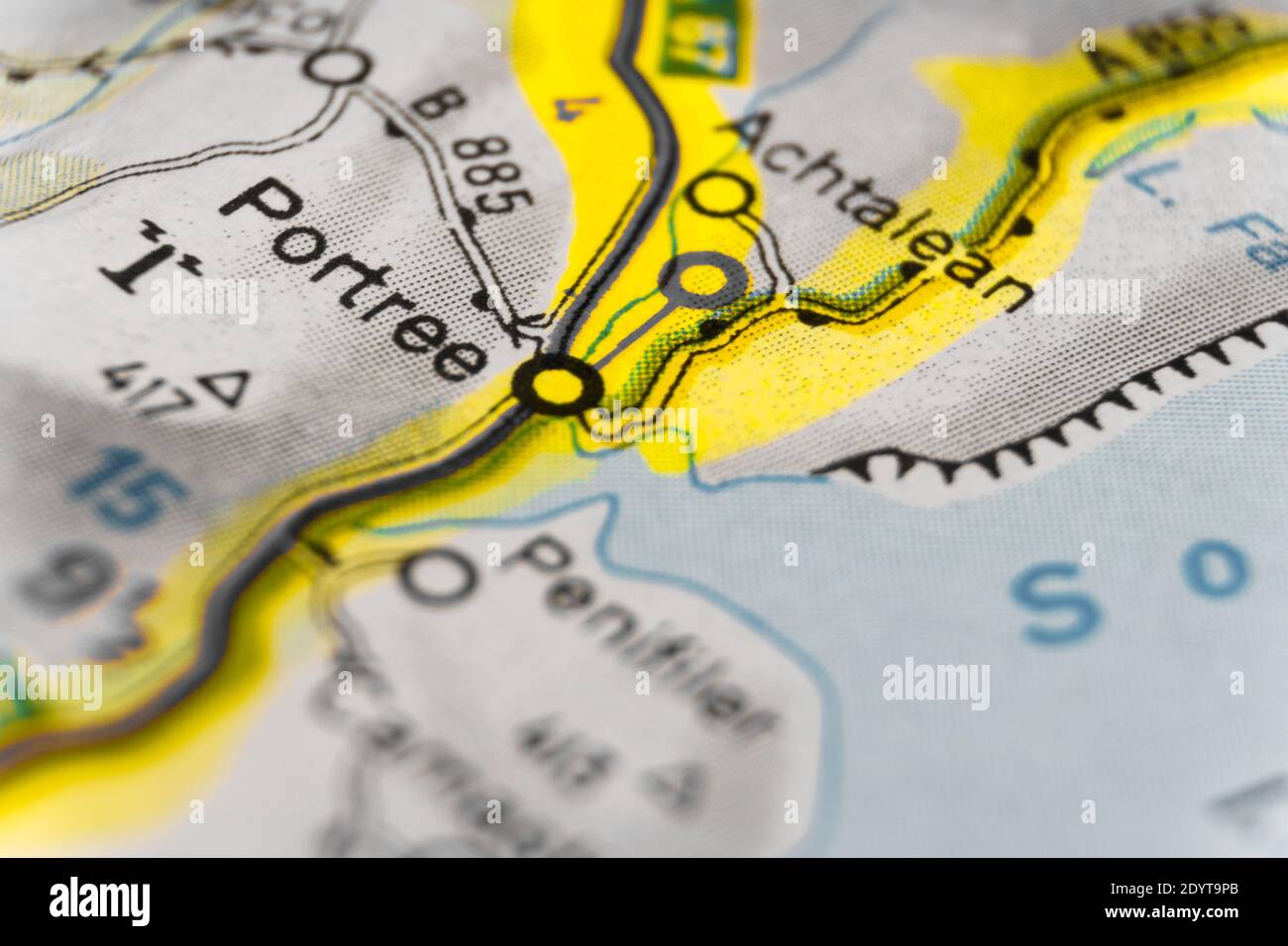 Détail d'une carte routière de l'écosse marquée d'un texte Portree de la zone de marqueur Banque D'Images