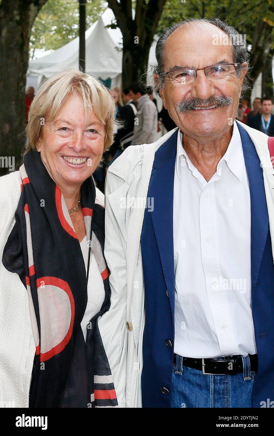 Gérard Hernandez et sa femme Micheline assistent au 15ème Festival de la  fiction télévisée à la Rochelle, dans l'ouest de la France, le 12 septembre  2013. Photo de Patrick Bernard/ABACAPRESS.COM Photo Stock -