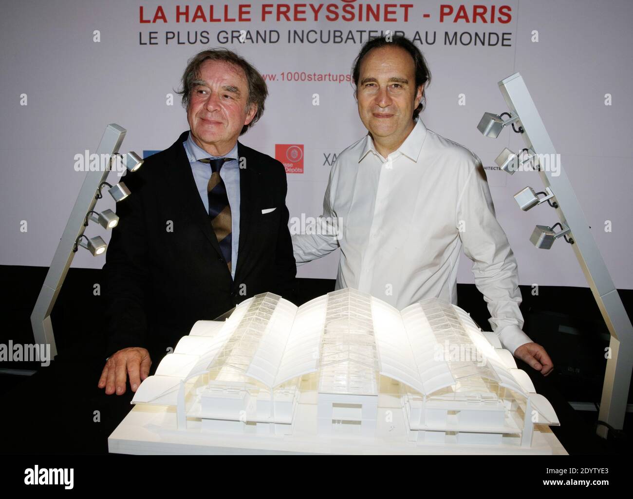 Jean-Michel Wilmotte et Xavier Niel assistent à la conférence de presse à la Mairie de Paris pour présenter le projet Freyssinet, à Paris, France, le 24 septembre 2013. Photo de Jerome Domine/ABACAPRESS.COM Banque D'Images