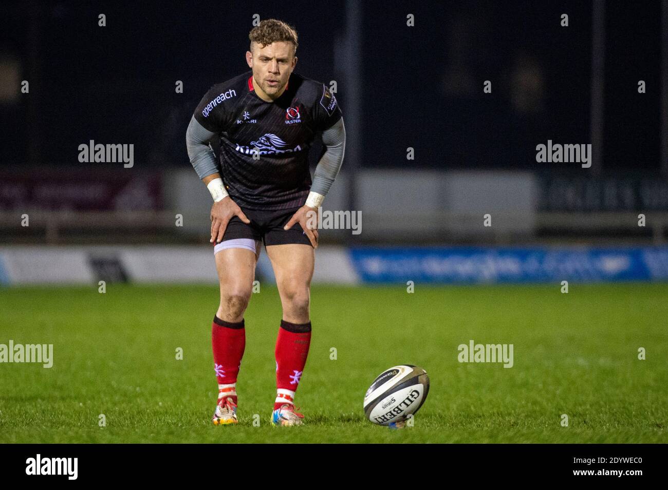 Galway, Irlande. 27 décembre 2020. Ian Madigan d'Ulster se prépare à prendre un coup de pénalité lors du match Guinness PRO14 Round 9 entre Connacht Rugby et Ulster Rugby au Sportsground de Galway, Irlande le 27 décembre 2020 (photo par Andrew SURMA/SIPA USA) Credit: SIPA USA/Alay Live News Banque D'Images