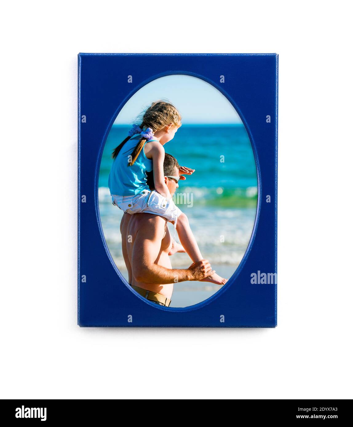 Magnifique photo personnelle dans un cadre photo ovale bleu isolé arrière-plan blanc Banque D'Images