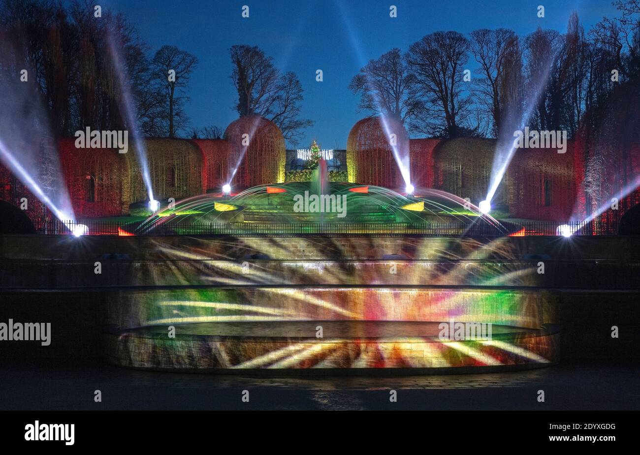 Illuminations de Noël au Alnwick Garden, Alnwick, Northumberland, Angleterre, Royaume-Uni Banque D'Images