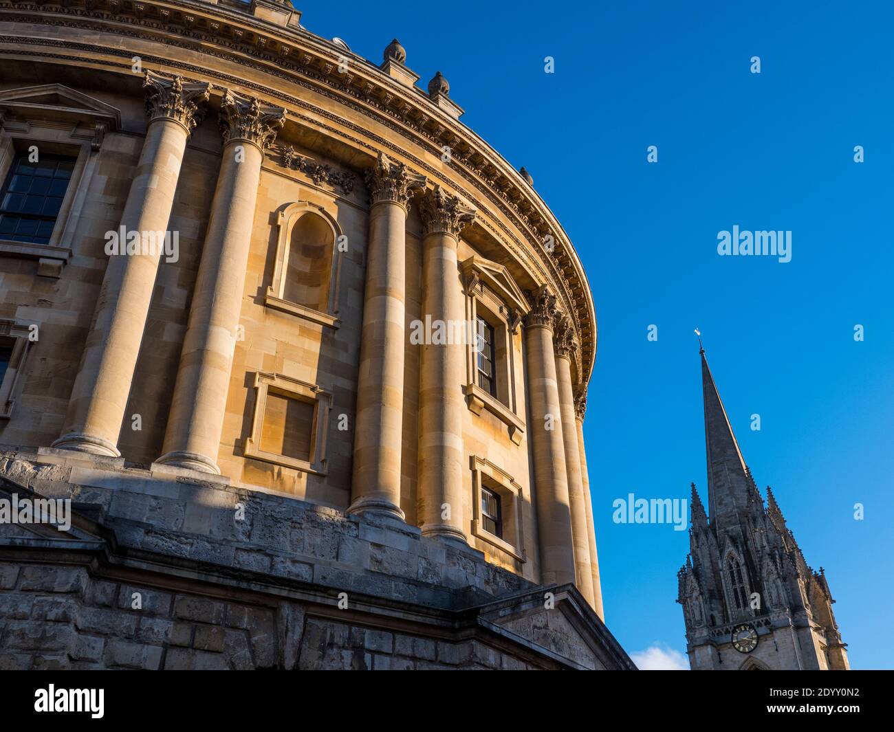 Radcliffe Square, avec Radcliffe Camera, University Church of St Marys the Virgin, University of Oxford, Oxford, Oxfordshire, Angleterre, Royaume-Uni, GB. Banque D'Images