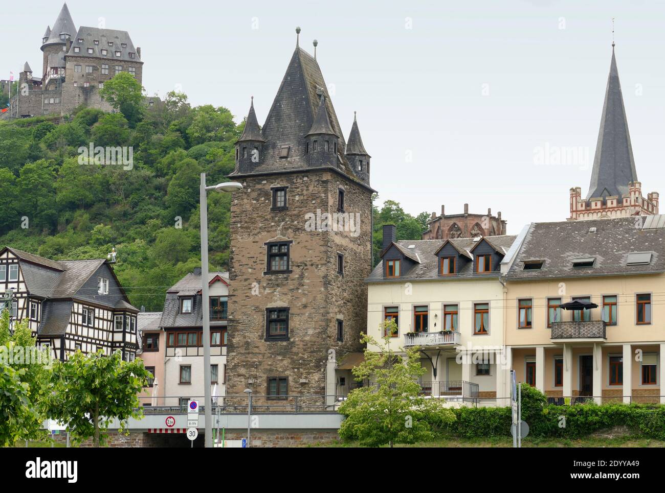 Impression de Bacharach, ville du Land de Mayence-Bingen en Rhénanie-Palatinat, Allemagne Banque D'Images