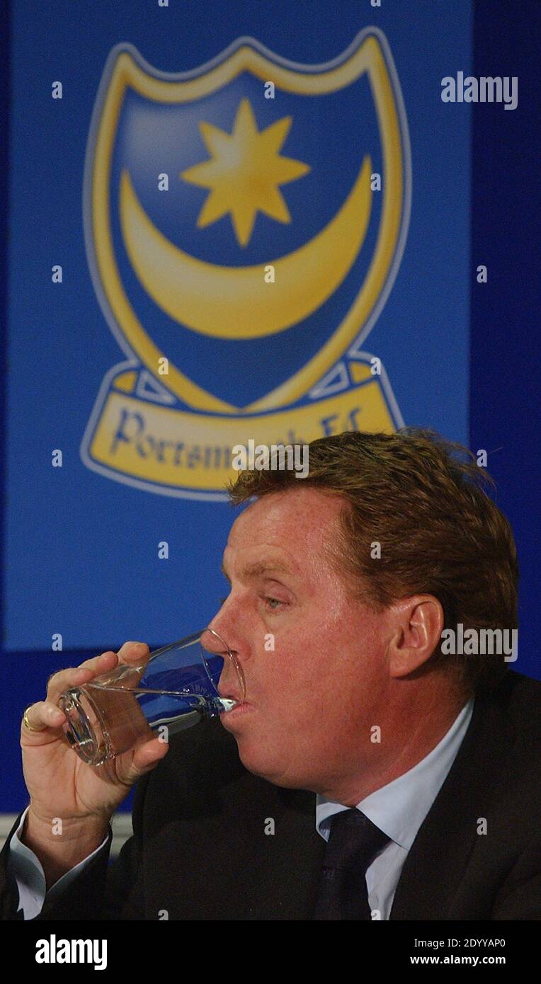 PORTSMOUTH MANAGER HARRTY REDKNAPP 2001 Banque D'Images