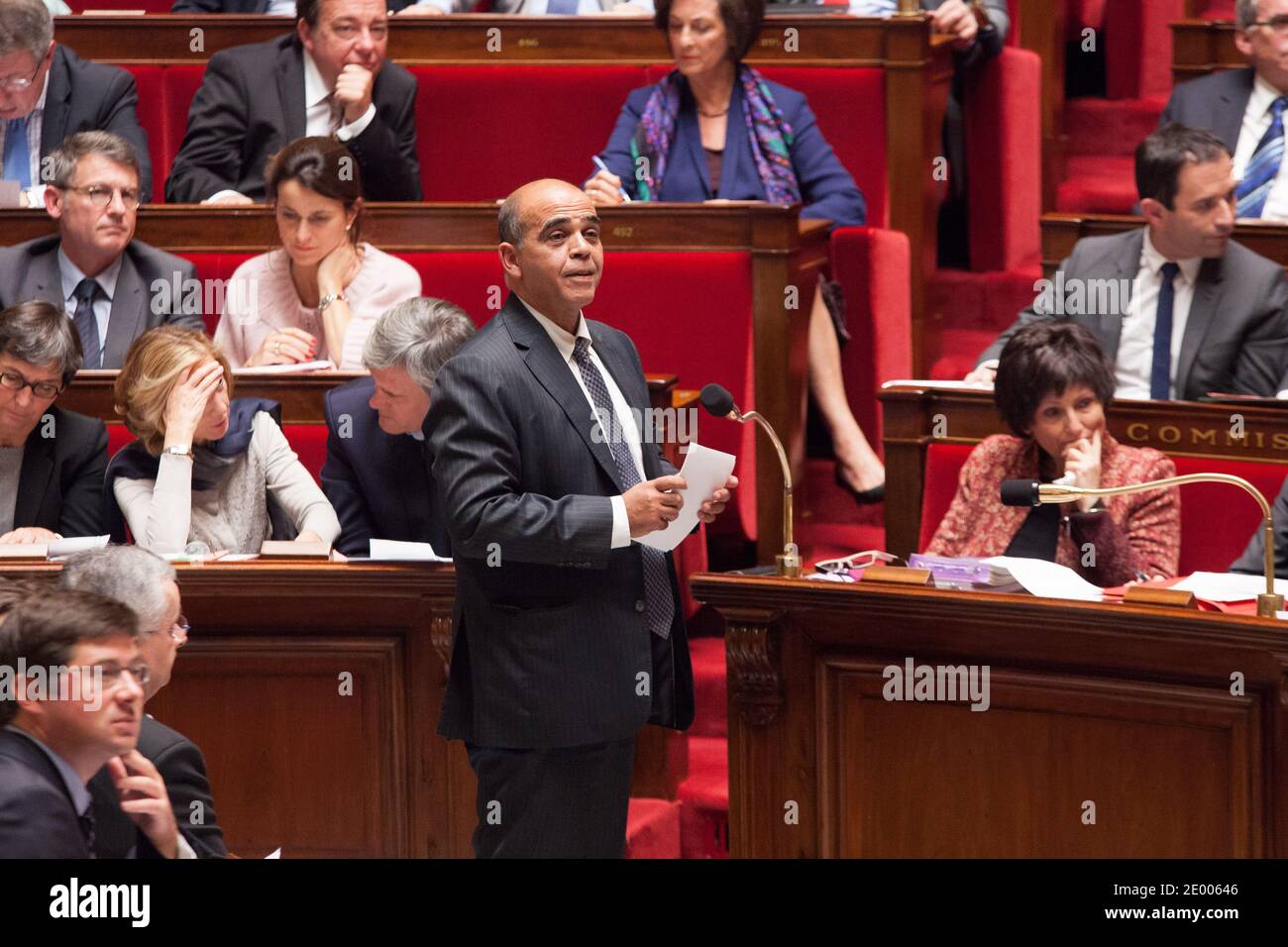 Le ministre junior des anciens combattants, Kader Arif, photographié à l'heure des questions (QAG) à l'assemblée nationale, à Paris, en France, le 08 octobre 2013. Photo de Romain BoE/ABACAPRESS.COM Banque D'Images