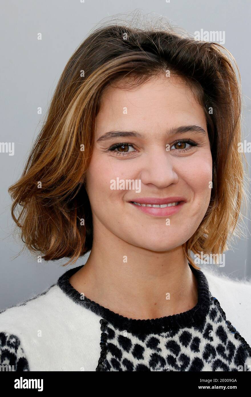 Marie Denarnaud assistant à la séance photo de son film 'une histoire banale', lors du 18e Festival des jeunes réalisateurs, à Saint-Jean-de-Luz, France, le 12 octobre 2013. Photo de Patrick Bernard/ABACAPRESS.COM Banque D'Images