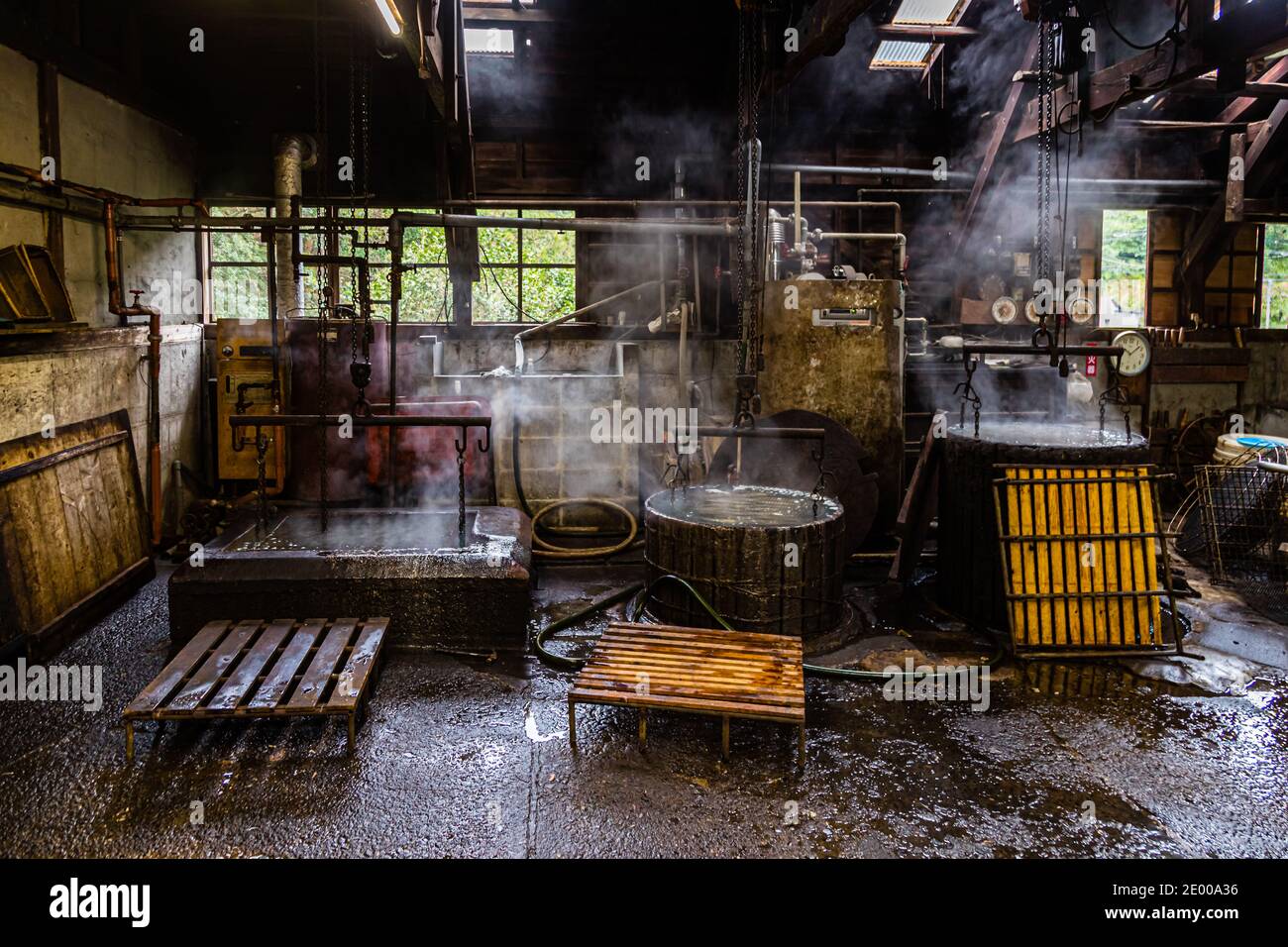 Yasuhisa Serizawa dans Nishiizu-Cho la fabrication Katsuobushi, Shizuoka, Japon Banque D'Images