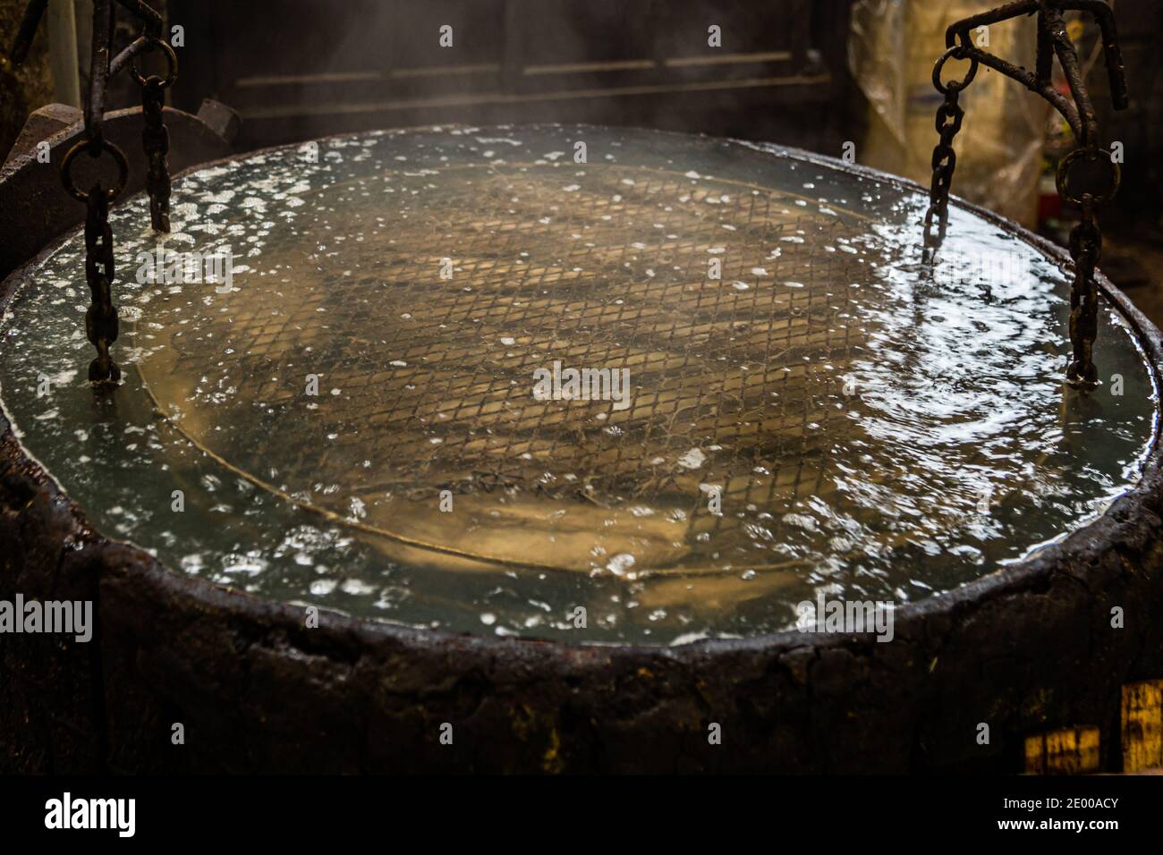 Yasuhisa Serizawa dans Nishiizu-Cho la fabrication Katsuobushi, Shizuoka, Japon Banque D'Images