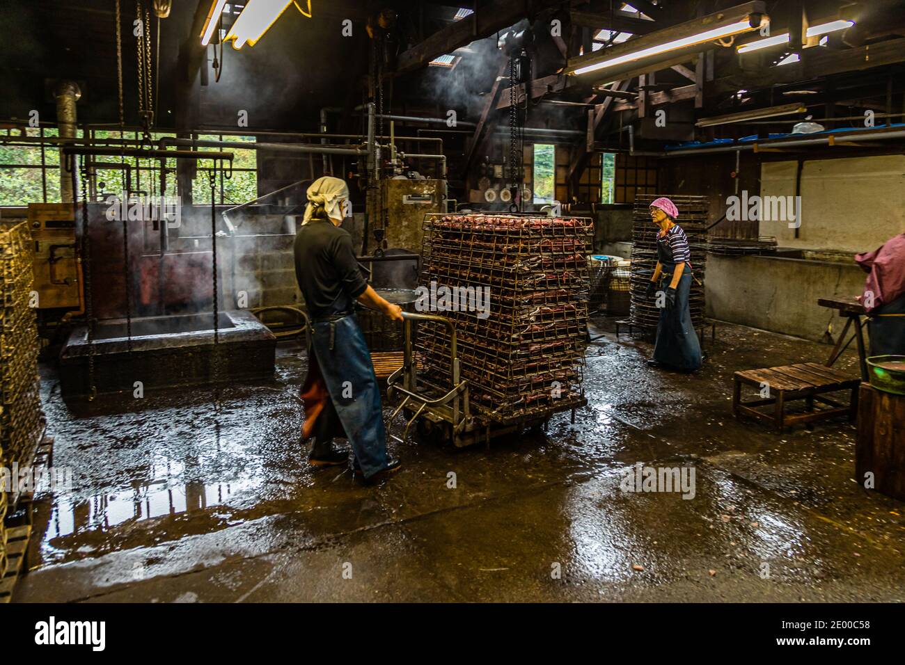 Yasuhisa Serizawa dans Nishiizu-Cho la fabrication Katsuobushi, Shizuoka, Japon Banque D'Images