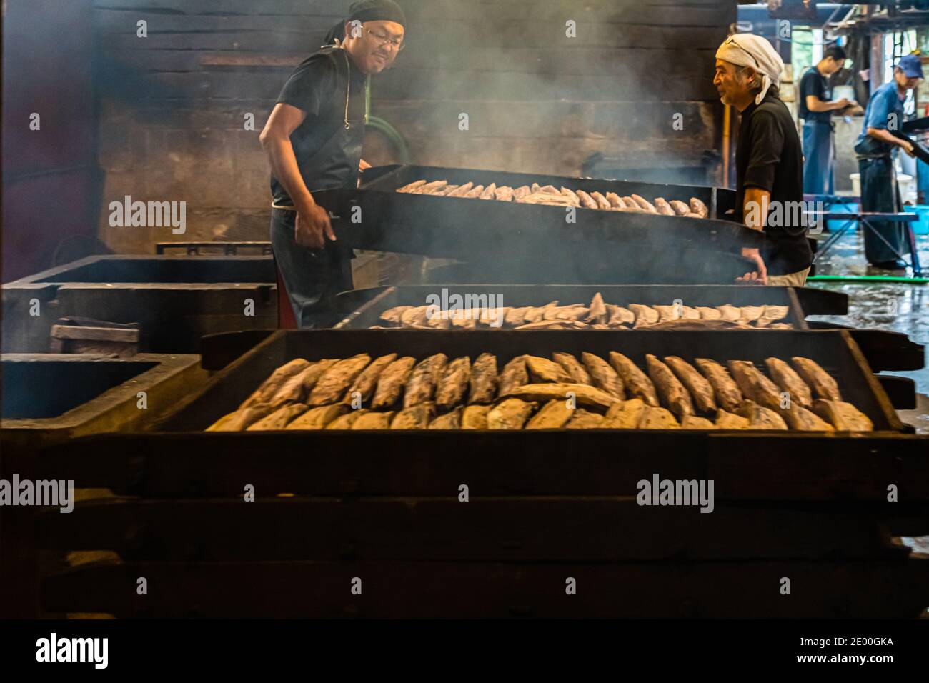 Yasuhisa Serizawa dans Nishiizu-Cho la fabrication Katsuobushi, Shizuoka, Japon Banque D'Images