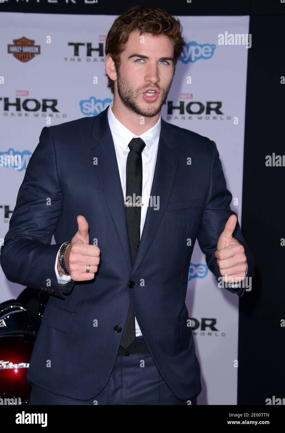 Liam Hemsworth arrive à la première de Marvel's 'Thor: The Dark World' au théâtre El Capitan à Los Angeles, CA, USA, le 4 novembre 2013. Photo de Lionel Hahn/ABACAPRESS.COM Banque D'Images