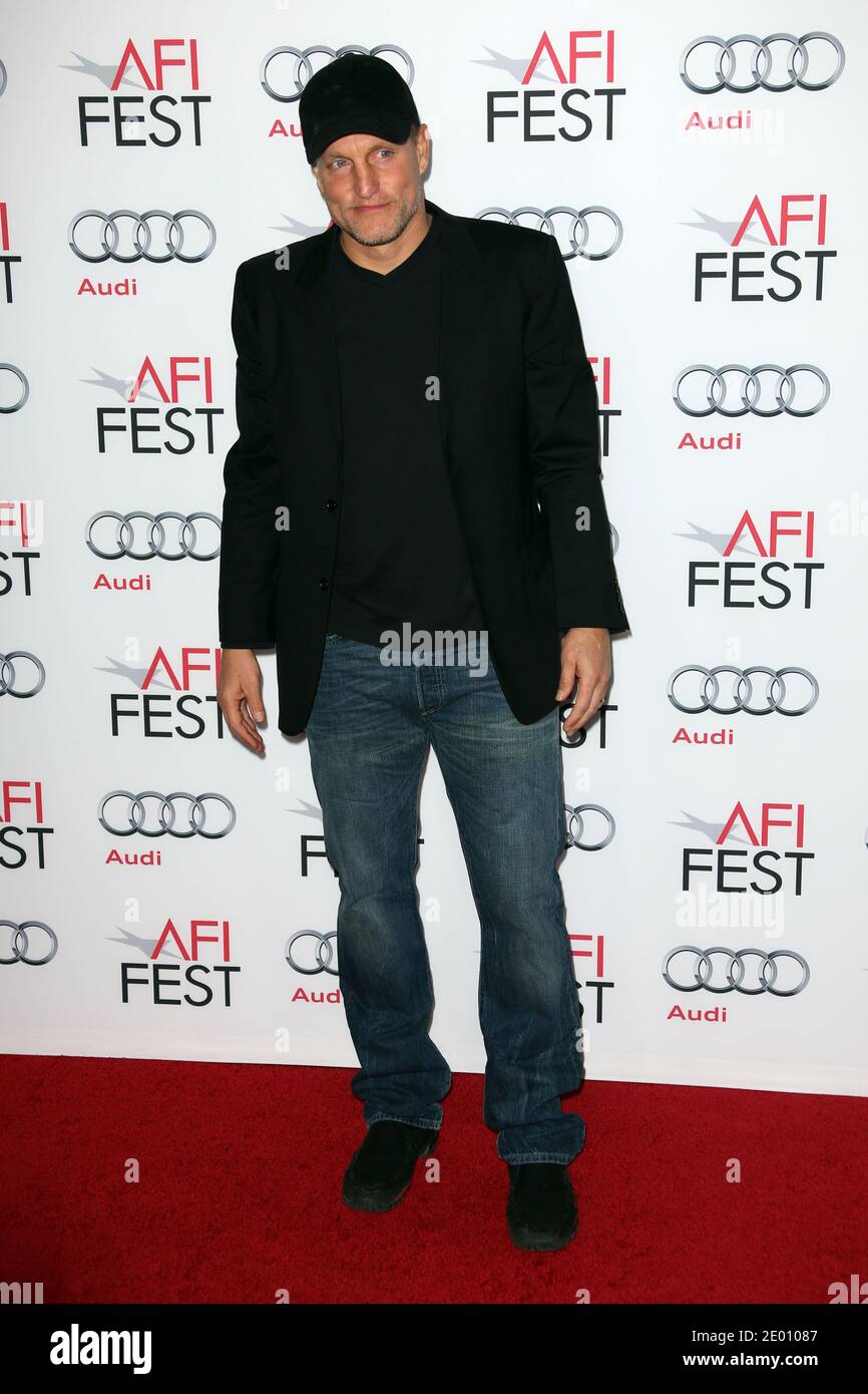 Woody Harrelson arrive à la première de Out of the Furnace à Hollywood, Los Angeles, CA, USA, le 9 novembre 2013. Photo de Krista Kennel/ABACAPRESS.COM Banque D'Images