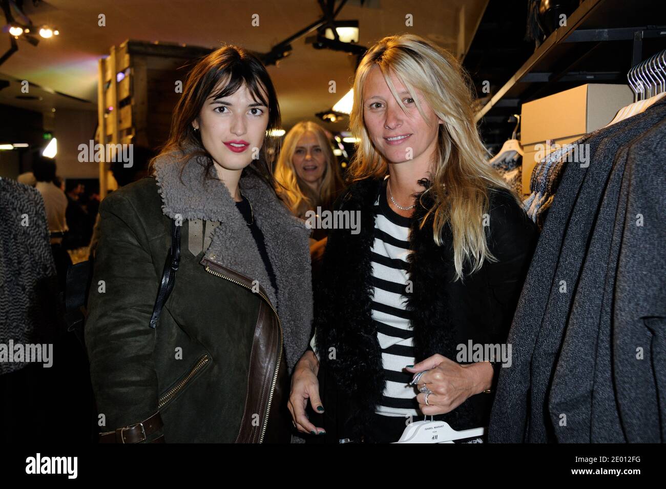 Jeanne Damas et Sarah Lavoine assistent à la fête Isabel Marant pour H&M à  la boutique H&M de Paris, France, le 13 novembre 2013. Photo d'Alban  Wyters/ABACAPRESS.COM Photo Stock - Alamy