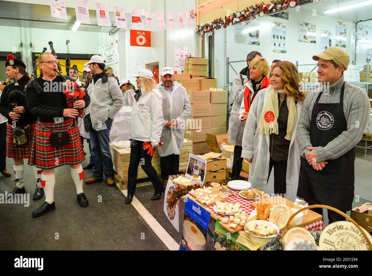 Nathalie Kosciusko-Morizet, candidate de droite du parti UMP de Paris, visite le marché de gros de Rungis à Rungis, près de Paris, le 5 décembre 2013. Photo de Christian Liewig/ABACAPRESS.COM Banque D'Images