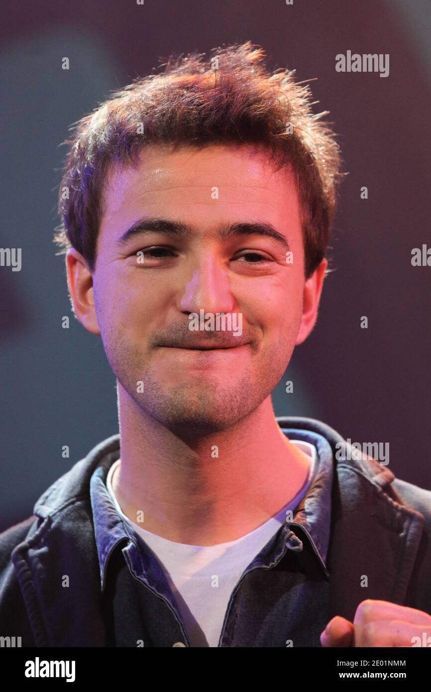 Renan Luce se produit en direct lors du 50ème anniversaire de l'Inter France à la Gaite lyrique à Paris, France, le 8 décembre 2013. Photo de Audrey Poree/ABACAPRESS.COM Banque D'Images