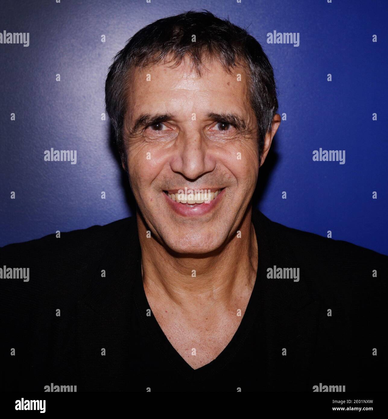 Exclusif - Julien Clerc pose à l'occasion du 50ème anniversaire de France Inter qui s'est tenu à 'Gaite lyrique' à Paris, France, le 08 décembre 2013. Photo de Jerome Domine/ABACAPRESS.COM Banque D'Images