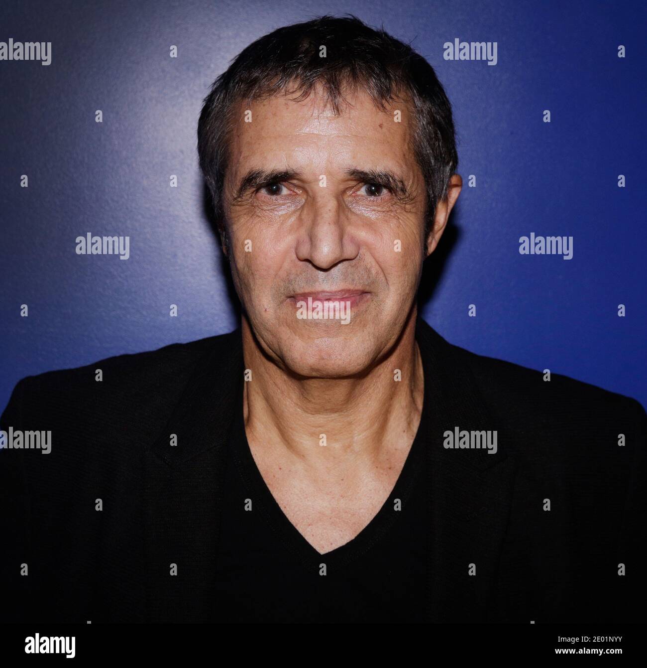 Exclusif - Julien Clerc pose à l'occasion du 50ème anniversaire de France Inter qui s'est tenu à 'Gaite lyrique' à Paris, France, le 08 décembre 2013. Photo de Jerome Domine/ABACAPRESS.COM Banque D'Images