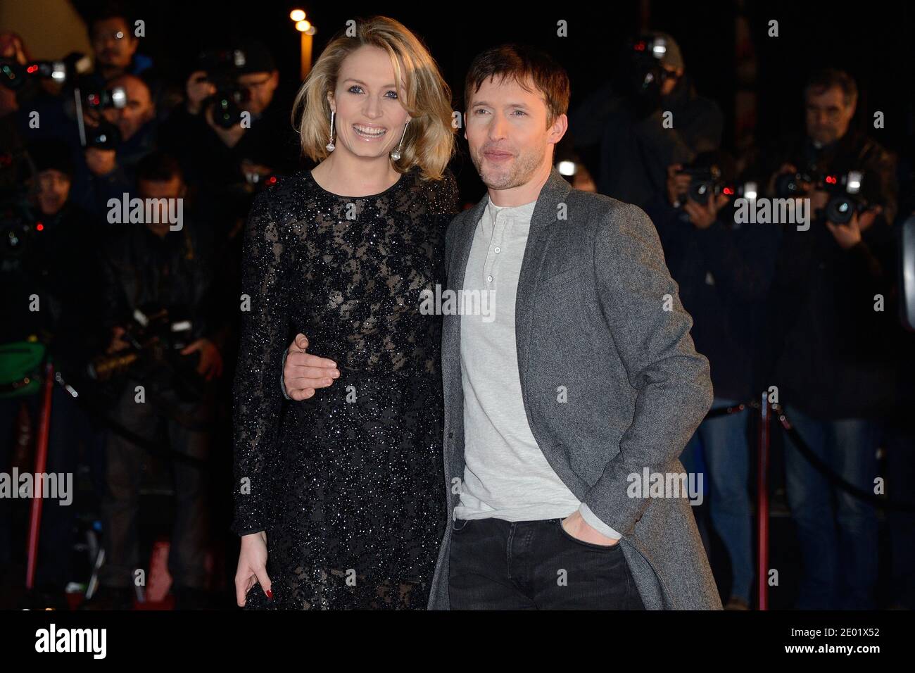 James Blunt et Sofia Wellesley ont assisté au 15e Prix de la musique NRJ qui s'est tenu au Palais des Festivals de Cannes, France, le 14 décembre 2013. Photo de Nicolas Briquet/ABACAPRESS.COM Banque D'Images