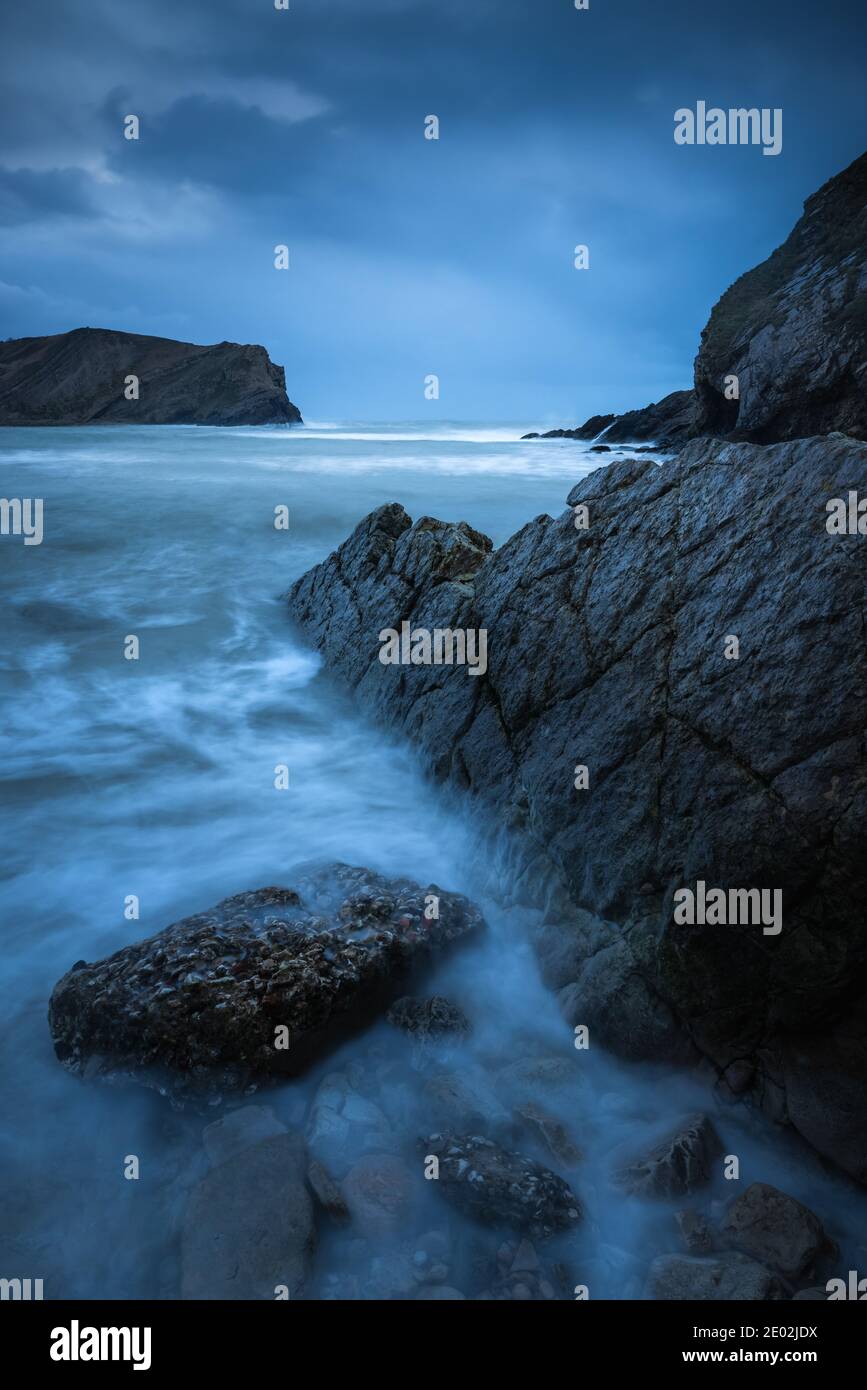 Lulworth Cove Dorset, rochers à Storm Bella Banque D'Images