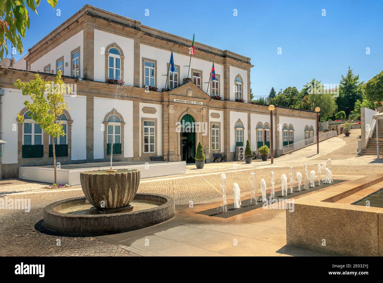 Termas de São Pedro do Sul, Portugal - 5 août 2020 : vue sur le bâtiment de Balneário Rainha D. Amélia dans les thermes de São Pedro do Sul. Banque D'Images