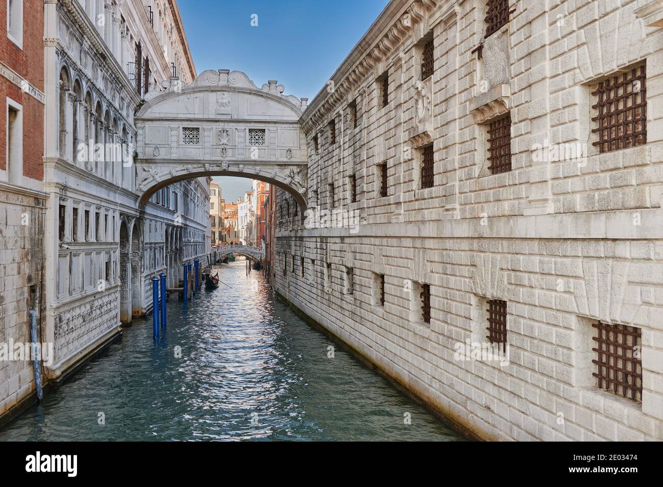 Pont des Soupirs, Ponte dei Sospiri relie la nouvelle prison (Prigioni Nuove) aux salles d'interrogatoire du palais ducal, Venise, Vénétie, Italie Banque D'Images