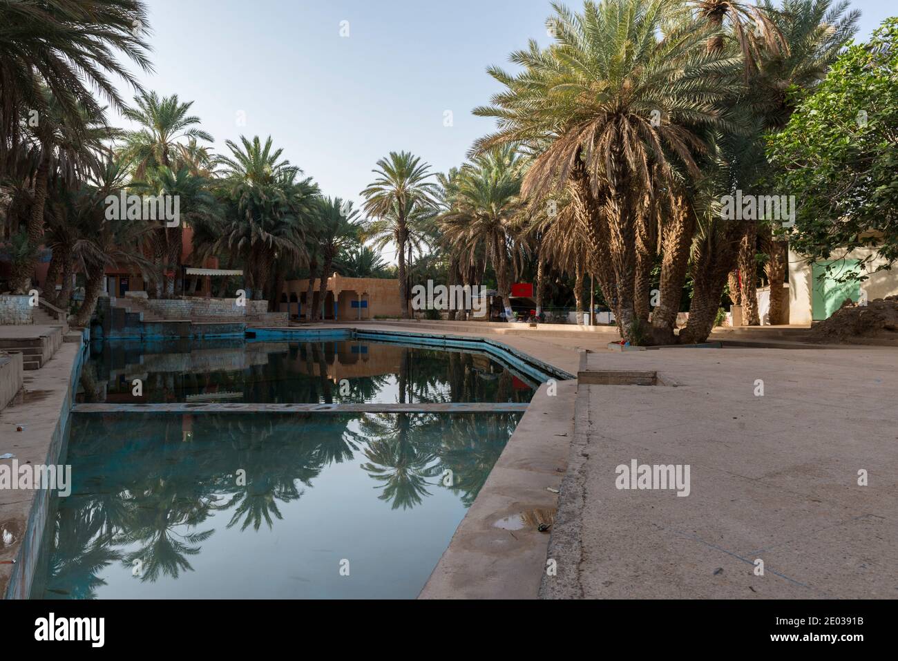Source Bleu (Printemps Bleu) à Madkhal Meski, Maroc Banque D'Images