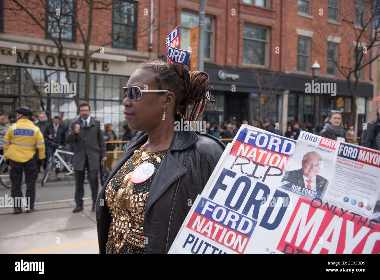 Grand public participant aux funérailles de Rob Ford, Toronto, Canada-mars 2016 Banque D'Images