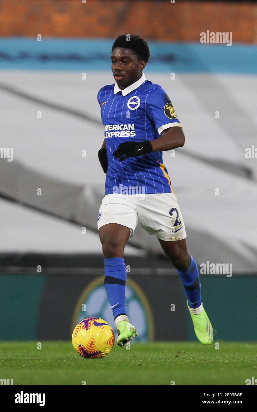 Tariq Lamptey de Brighton & Hove Albion en action lors du match de la Premier League entre Fulham et Brighton et Hove Albion à Craven Cottage, Londres, Angleterre, le 16 décembre 2020. Photo de Ken Sparks. Utilisation éditoriale uniquement, licence requise pour une utilisation commerciale. Aucune utilisation dans les Paris, les jeux ou les publications d'un seul club/ligue/joueur. Banque D'Images