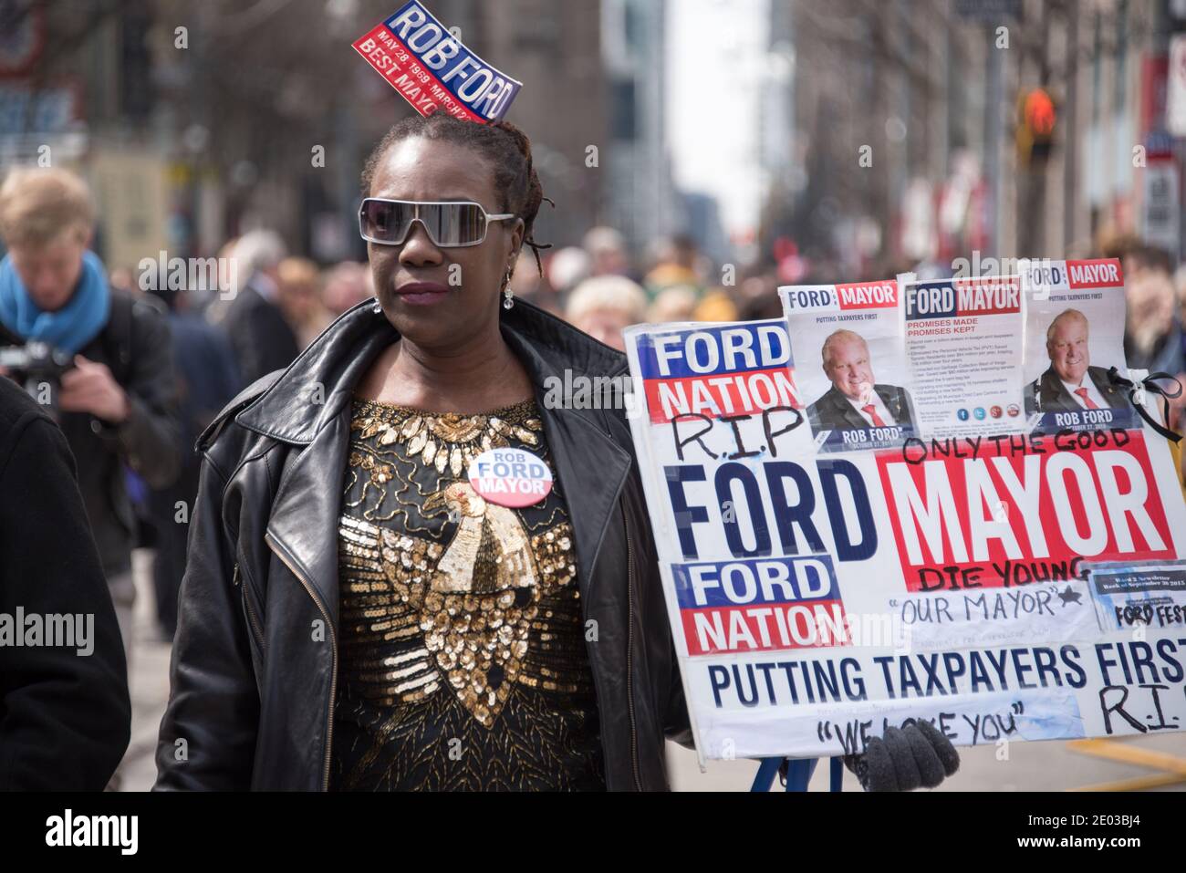 Grand public participant aux funérailles de Rob Ford, Toronto, Canada-mars 2016 Banque D'Images