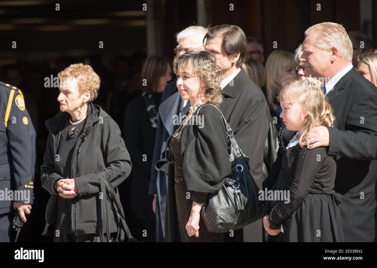 La famille de Rob Ford, y compris la femme Renata, le frère Doug et la fille Stephanie. Rob Ford, ancien maire de Toronto, scènes funéraires. Le cortège est sorti Banque D'Images