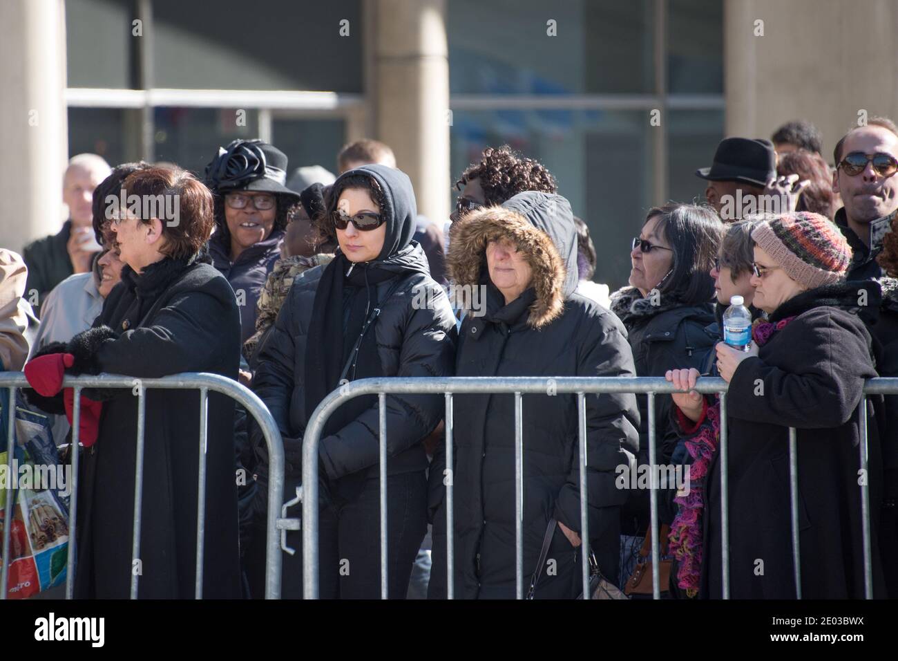 Grand public participant aux funérailles de Rob Ford, Toronto, Canada-mars 2016 Banque D'Images